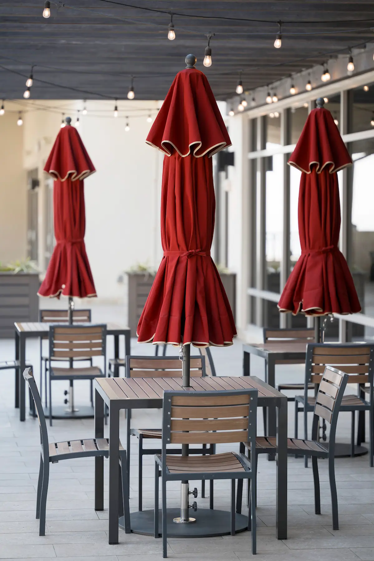 MONTEREY_9’ OCT_854FM_VERMILLION.webp