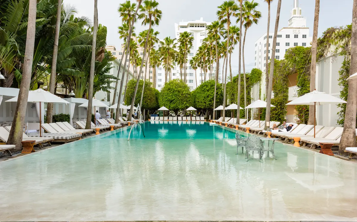 MONTEREY_6.5’ SQUARE_454FM_WHITE (1) (1).webp