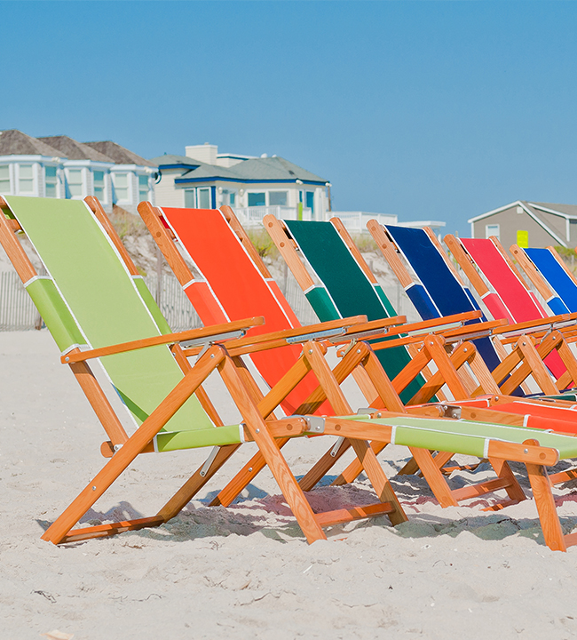 The Oakwood Beach Lounger